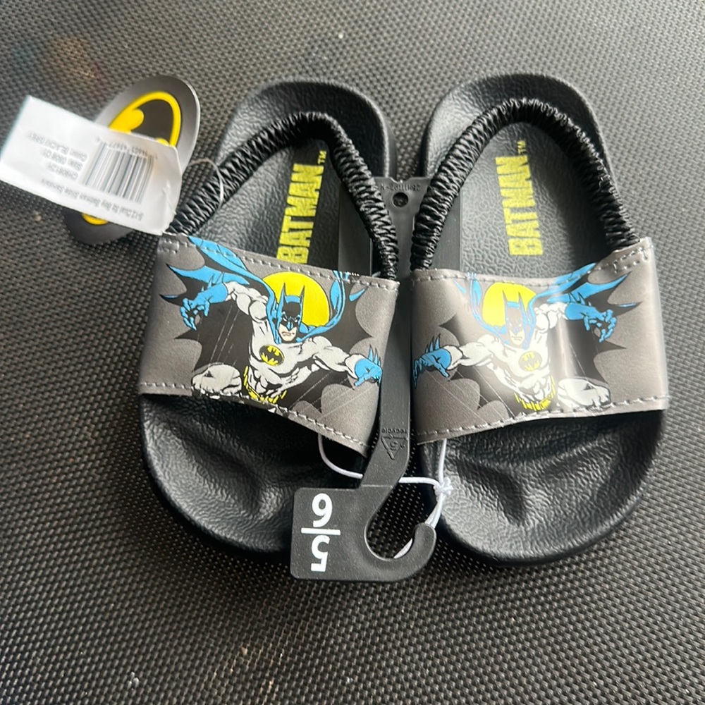DC COMICS BATMAN TODDLER SANDALS: BLACK: NWT: SZ 5/6